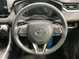 【純正革巻きステアリング】上質な革を使用することで、手にしっかり馴染みとても運転しやすいハンドルです♪