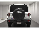 リアから見てもJeepだとすぐに分かります。