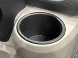 運転席側掘り込み式インパネカップホルダー