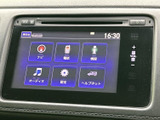 ナビやオーディオ、電話、情報などのメニューが画面に並び、目的の項目を見つけやすい構成です。設定も含めて機能を一覧で確認でき、日常の操作を進めやすくなっています。