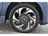 純正15インチアルミ、タイヤサイズは165/55R15です。
