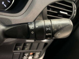 ライトスイッチです。「AUTO」にすると外の明るさに応じてスモールライト・ヘッドライトが自動でON・OFFします。夕暮れ時や屋内駐車場、トンネルなどに便利です。フォグランプもON・OFFできます。