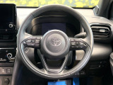 インテリアに合わせたデザインのステアリングは、運転される方のことも考え、運転しやすい形状、大きさです。是非一度、実際に触ってお確かめください。