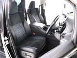 (電動シート)運転席8ウェイパワーシート!シートメモリー機能付き!上級グレードならではの贅沢装備で人気装備となります。