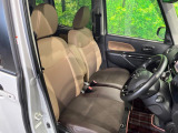 運転席シート廻りは使用感も少なく、良好な状態となっています。丁寧に使われていたことがよくわかりますね。
