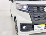 フォグランプ装着車です。暗い夜道の車両前方を明るく照らします