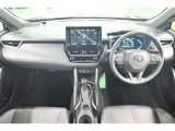 本革巻ステアリングで上位グレードらしい高級感もあり、視点も高く見やすいので運転もしやすいです