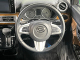 【純正革巻きステアリング】上質な革を使用することで、手にしっかり馴染みとても運転しやすいハンドルです♪