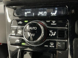 【オートエアコン】AUTOボタンを押してお好みの温度を設定!快適な室温でドライブをお楽しみいただけます♪
