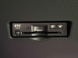 ETCカードを挿入することで高速道路をキャッシュレスで通行。ETCスマートインターチェンジやETC専用インターチェンジが利用できたり、とても便利なアイテムです!
