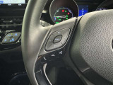 ステアリングスイッチ装備!運転しながら手元でオーディオの操作などができます。