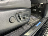 パワーシート搭載。微妙な調整が手軽にでき、ピッタリのポジションで運転することが可能です。