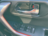 販売車両には法定整備がしっかりと含まれています。見えない部分のトラブルを事前に防止し、安全面を最優先に考えた整備を行ってから納車されるため、納車日から快適に走行できます。