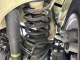お車を安心してお乗りいただく為には、足回りの定期点検が欠かせません。サービスサポート(有償保証)では無料点検もご提供しており、安心のカーライフをお過ごしいただけるサポート体制が整っています。
