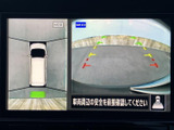 バックモニターで、狭い場所でも安全に駐車をサポート。周囲の状況を把握しやすく、運転初心者の方にもおすすめです。安心の運転を。
