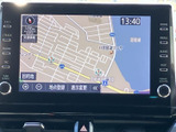 道路や周辺施設が画面上に表示され、現在地や目的地までの道筋を確認しやすい地図表示です。拡大縮小や地点登録などの項目も並び、日々の行き先設定に活用いただけます。