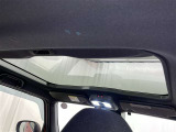 サンルーフ装備車両! 晴れやかな気分でドライブを楽しむことが出来ますよ♪