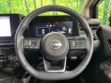 【ステアリングヒーター】冬場に冷たくなりやすい革巻きステアリングを、スイッチ一つで素早く適温に!エアコンよりも早く温まってくれるので、寒い日の運転も快適になりますね♪