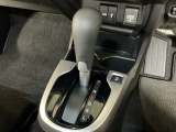 オートマチックシフトレバーは、手になじみ操作しやすい形状で安全運転にもつながります♪