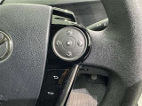 ステアリングスイッチ付き。前方から目を離すことなく操作することが可能です。