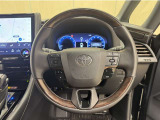 ステアリングスイッチ搭載!手を離さずに手元のスイッチでさまざまな操作が可能。運転中、視線をそらさなくても操作ができて安全です!