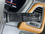 【オートライト(AUTO)】外の明るさをシステムが感知して、自動でヘッドライトが点灯します!ヘッドライトをつけ忘れを防ぐ便利機能です。