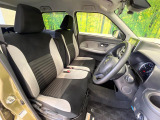 運転席まわりには十分なスペースがあり、大柄な方でもゆったり運転していただける環境です。