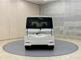 リヤ、後ろから見るとまた車の印象が変わってきますね☆☆