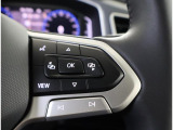 ★選局や曲送り、音量などのオーディオ機能がステアリングから手を離さずに操作でき、快適なドライビングをサポートします。