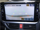 【バックモニター】後方の死角や障害物などを安全確認しながら駐車できます。運転初心者も熟練者も安心ですね♪