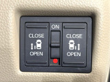 【両側パワースライドドア】スマートキーや運転席のスイッチで後席両側スライドドアの開閉が可能♪電動だから力を入れてドアを開ける必要が無く、小さなお子様でも簡単に開け閉めでき快適です♪