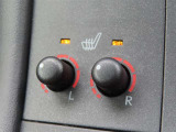 運転席、助手席にはシートヒーターが付いています。最近の冬場は例年よりも寒くなっています。。。シートヒーターがあるとないとじゃ大違い!ぜひお試しあれ!