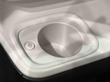 助手席側にも(前席/掘り込み式)ホットカップホルダー☆保温付で温活が車内でも実現♪600mlのペットボトルまで対応しておりスイッチ1つで温かい飲み物は保温を、冷たい飲み物は常温にしてくれます