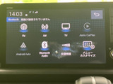 様々な音源に対応したオーディオシステム。高音質で音楽を楽しめるのはもちろん、ラジオやBluetooth接続も可能です。