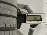 夏タイヤの残り溝は3.8mmです。スリップラインからは2.2mmとなっております。