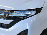 ☆オートライト機能☆車外の明るさに応じて自動的にヘッドランプを点灯・消灯。夕暮れ時やトンネルなどで役立ちます!