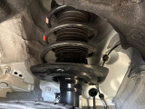 お車を安心してお乗りいただく為には、足回りの定期点検が欠かせません。サービスサポート(有償保証)では無料点検もご提供しており、安心のカーライフをお過ごしいただけるサポート体制が整っています。