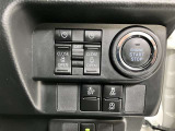ワンプッシュでエンジンの始動ができます両側パワースライド付き車両です。各種スイッチ部