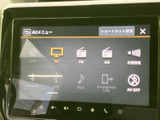 AVメニューからテレビやラジオ、Bluetoothなどの項目を選べる画面です。音楽や情報の利用方法を一覧で確認でき、目的に合わせて選択しやすい構成です。
