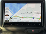 周辺地図に現在地や道路情報が表示され、目的地までのルート確認に活用できます。画面上で地図を見ながら行き先を検討でき、初めての場所へのお出かけにも便利です。