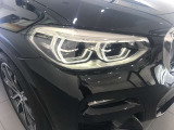 BMWでは古くから4つのリングが伝統のヘッドライトで御座います。