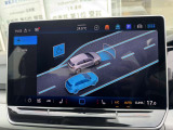 IQ.DRIVEの画面から各種運転支援機能を確認。画面をタッチして各機能の設定へアクセスできます。
