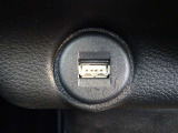 USB-Aに対応しており、市販の充電ケーブルがあれば、スマホ充電できます。
