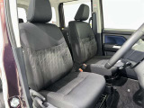 高いホールド性で運転姿勢が安定します。長距離ドライブでも疲れにくいのが魅力です。快適なドライビングライフをお送りください♪