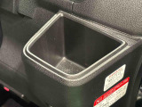 運転席にはドリンクホルダーが付いています