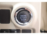 始動はブレーキを踏みながら、ENGINESATRT・STOPスイッチををワンプッシュするだけです!バックやポケットに携帯していればスマートキーを取り出す必要はありません