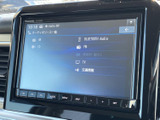 オーディオのソース一覧から、ラジオやBluetooth Audio、テレビなどを選択できます。使いたい音源を画面で確認しながら切り替えられるので、気分や利用シーンに合わせて音楽を楽しめます。