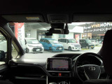 見通しのよいすっきりとした視界で、運転のしやすさは疲れにくさにも繋がりますよ♪