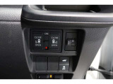 ◆◆両側電動スライドドア!!荷物で手が塞がる時など簡単にドアの開閉が出来ます!何より力いらずで開閉OK!女性やお年寄りにも優しい♪電動機能はOFFにもできますから元気なお子様の駆け出しも安心!