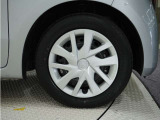 ◆純正ホイール装着車◆シンプルなデザインのホイールキャップ付きです。